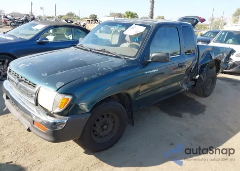 1998 Toyota Tacoma z USA, uszkodzony, nr VIN 4TAVL52N8WZ032276